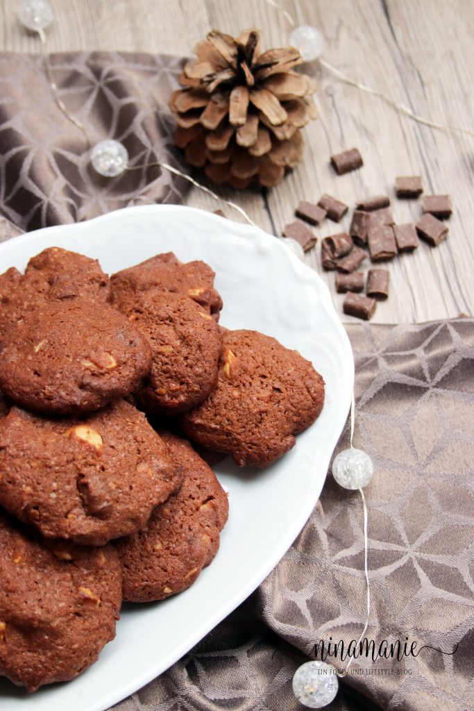 Choclate-Chunk-Salted-Macadamia-Cookies