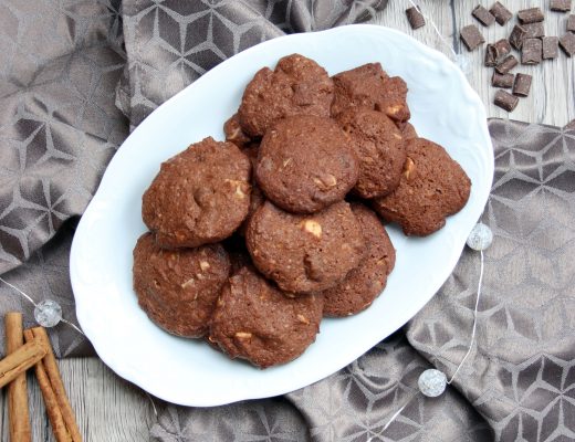 Choclate-Chunk-Salted-Macadamia-Cookies