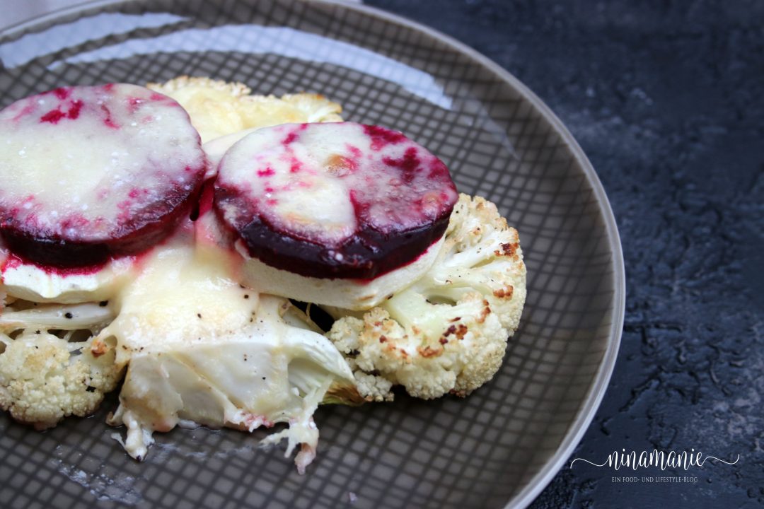 Belegte Blumenkohl-Steaks vom Blech - Ninamanie