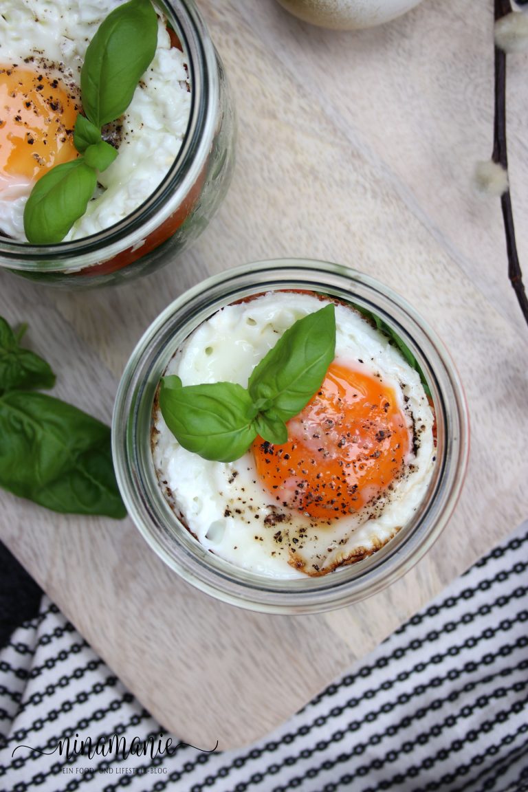 Spiegelei auf Spinat im Glas für den Osterbrunch - Ninamanie Spiegelei auf Spinat im Glas für den Osterbrunch - Ninamanie