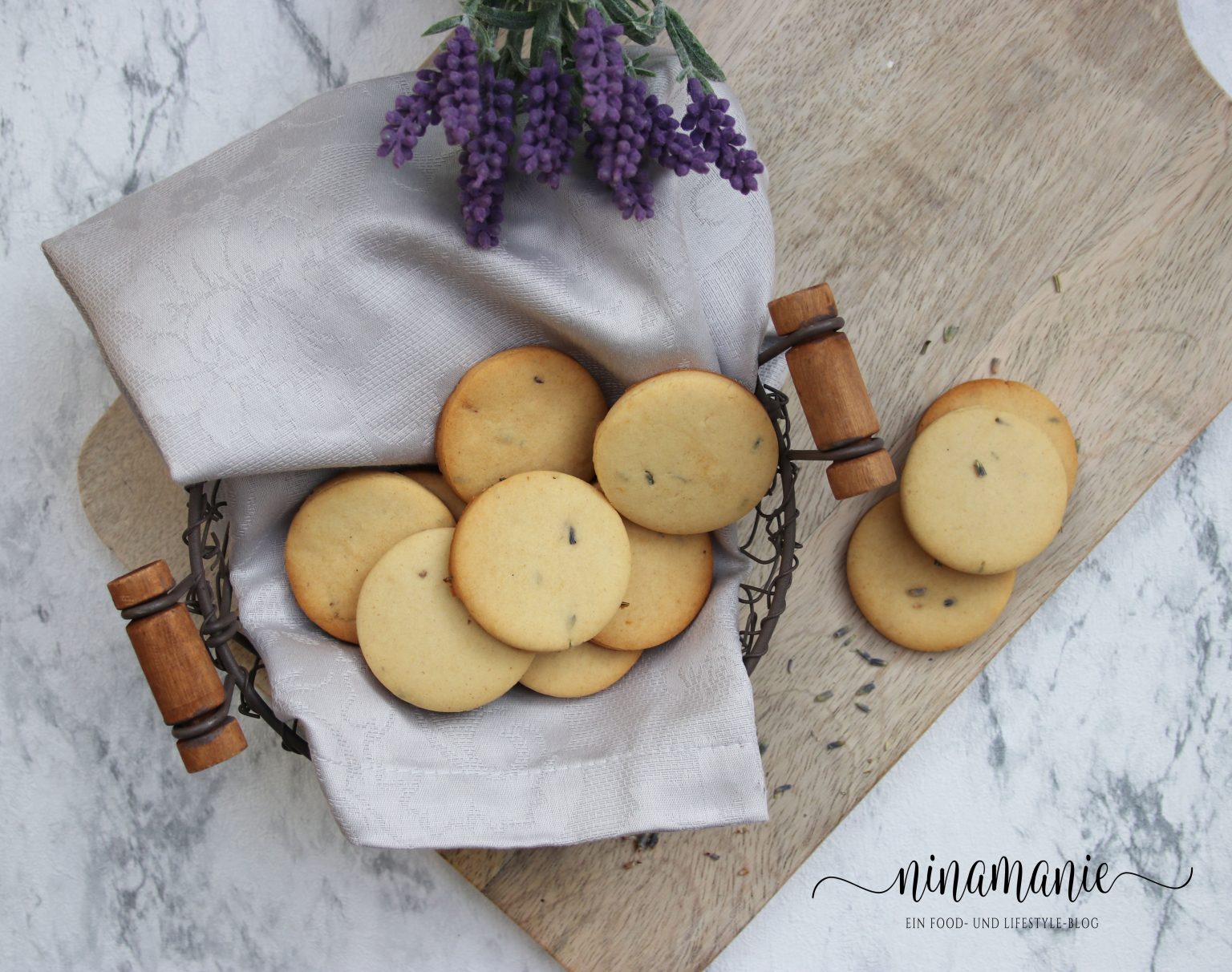 Lavendel-Mürbeteig-Kekse - ein leckerer Ostergruß - Ninamanie
