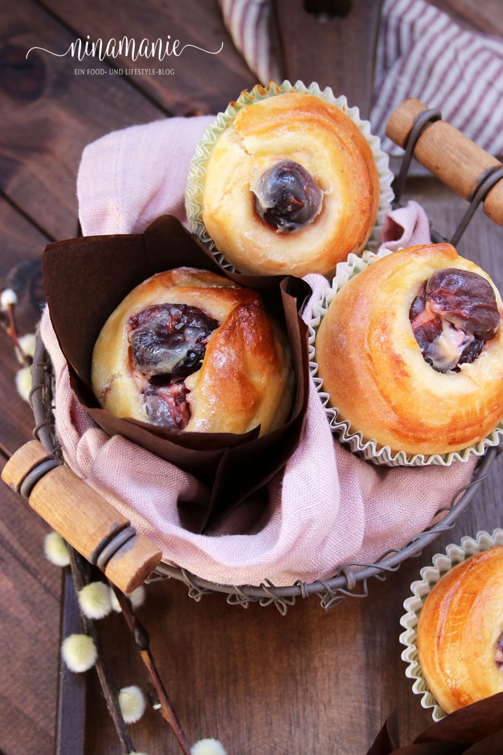 [Anzeige] Hefe-Kirsch-Muffins mit laktosefreier Milch von MinusL ...