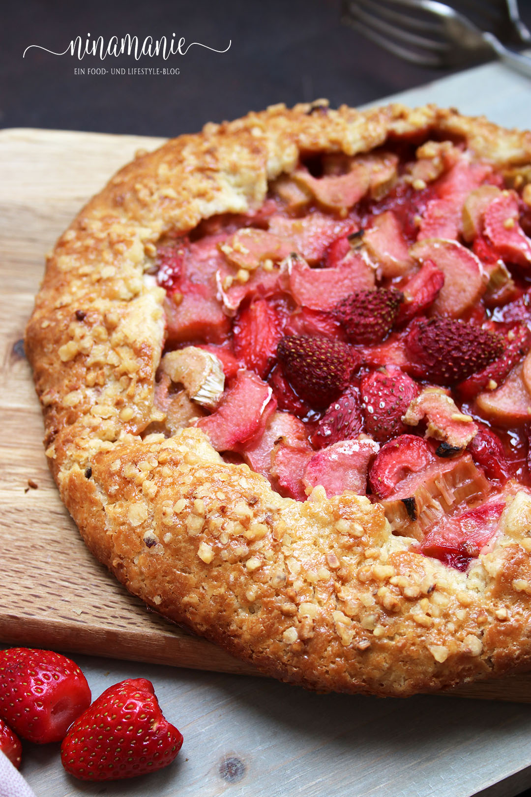 Rustikale Rhabarber-Erdbeer-Tarte