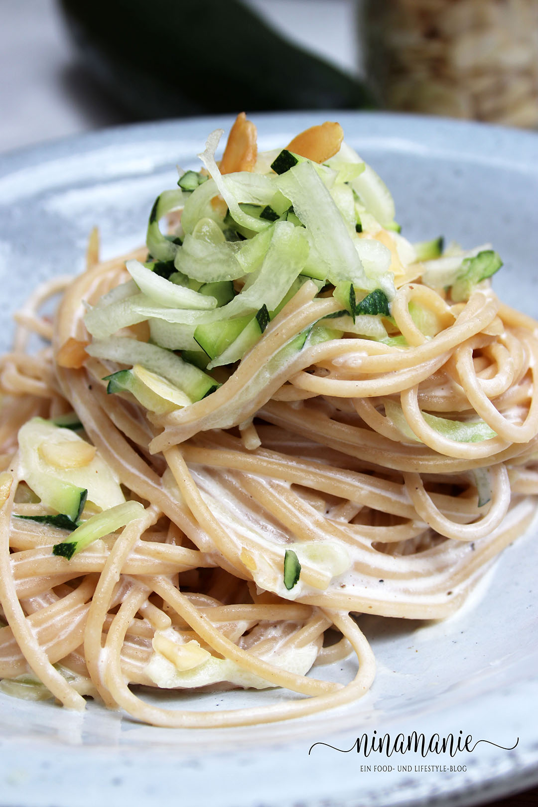 Zucchini-Mandel-Pasta