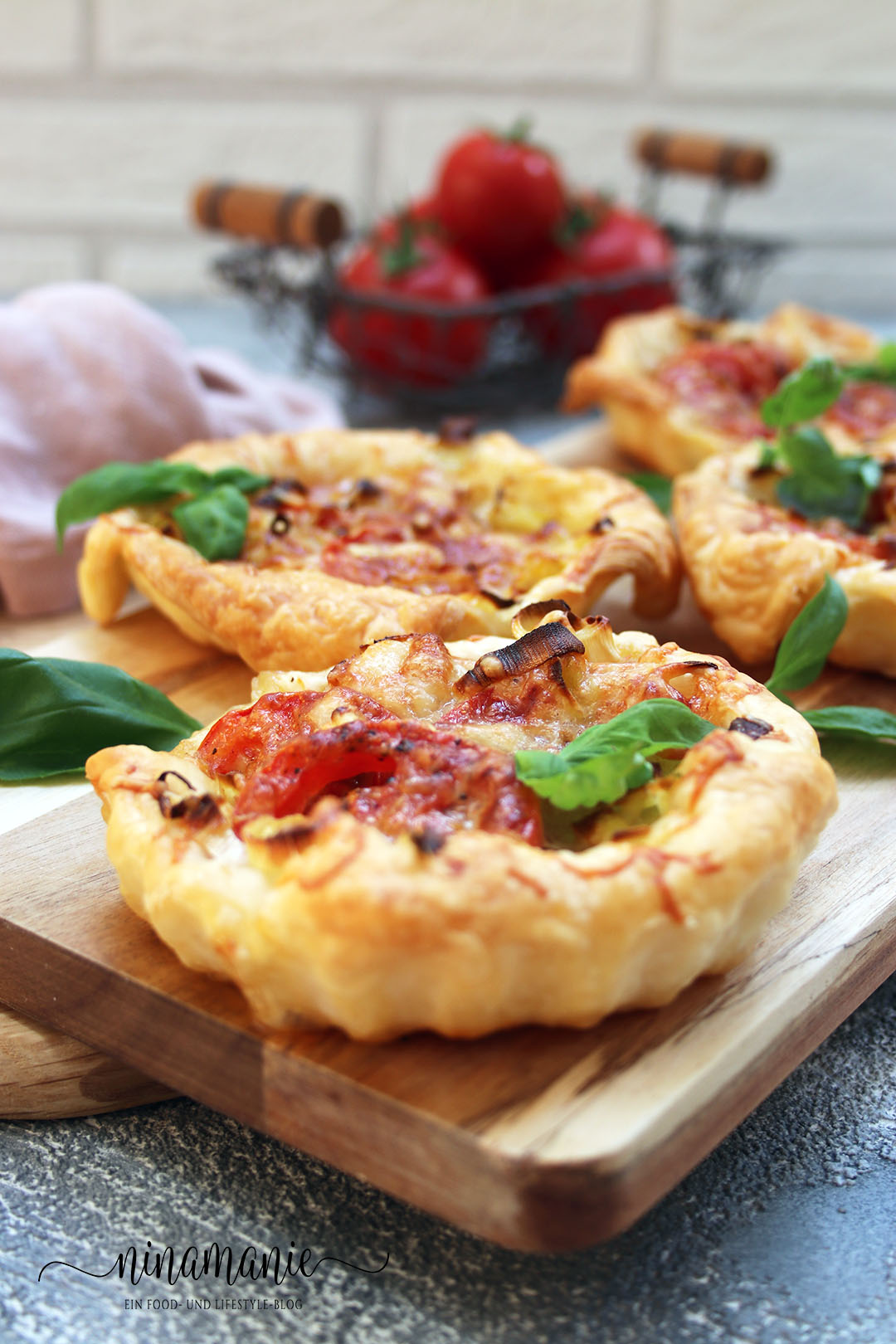 Blätterteig und Tomaten