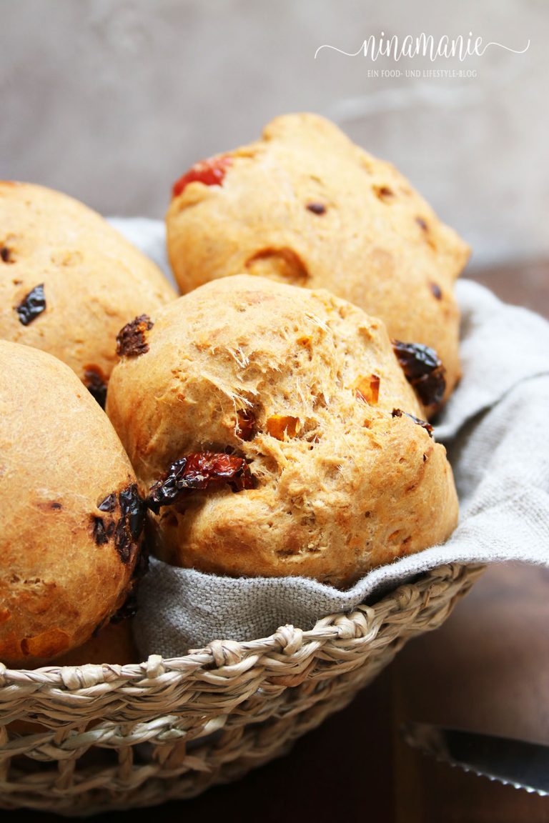Tomatenbrötchen - Ninamanie Tomatenbrötchen - Ninamanie