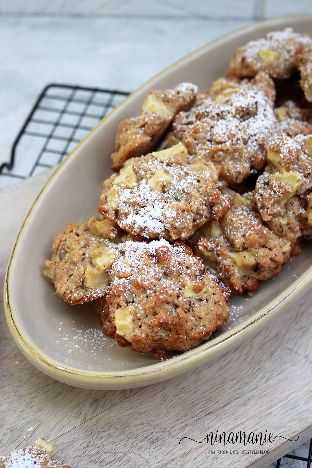 Apfel-Cookies mit Pekannüssen - Ninamanie Apfel-Cookies mit Pekannüssen - Ninamanie