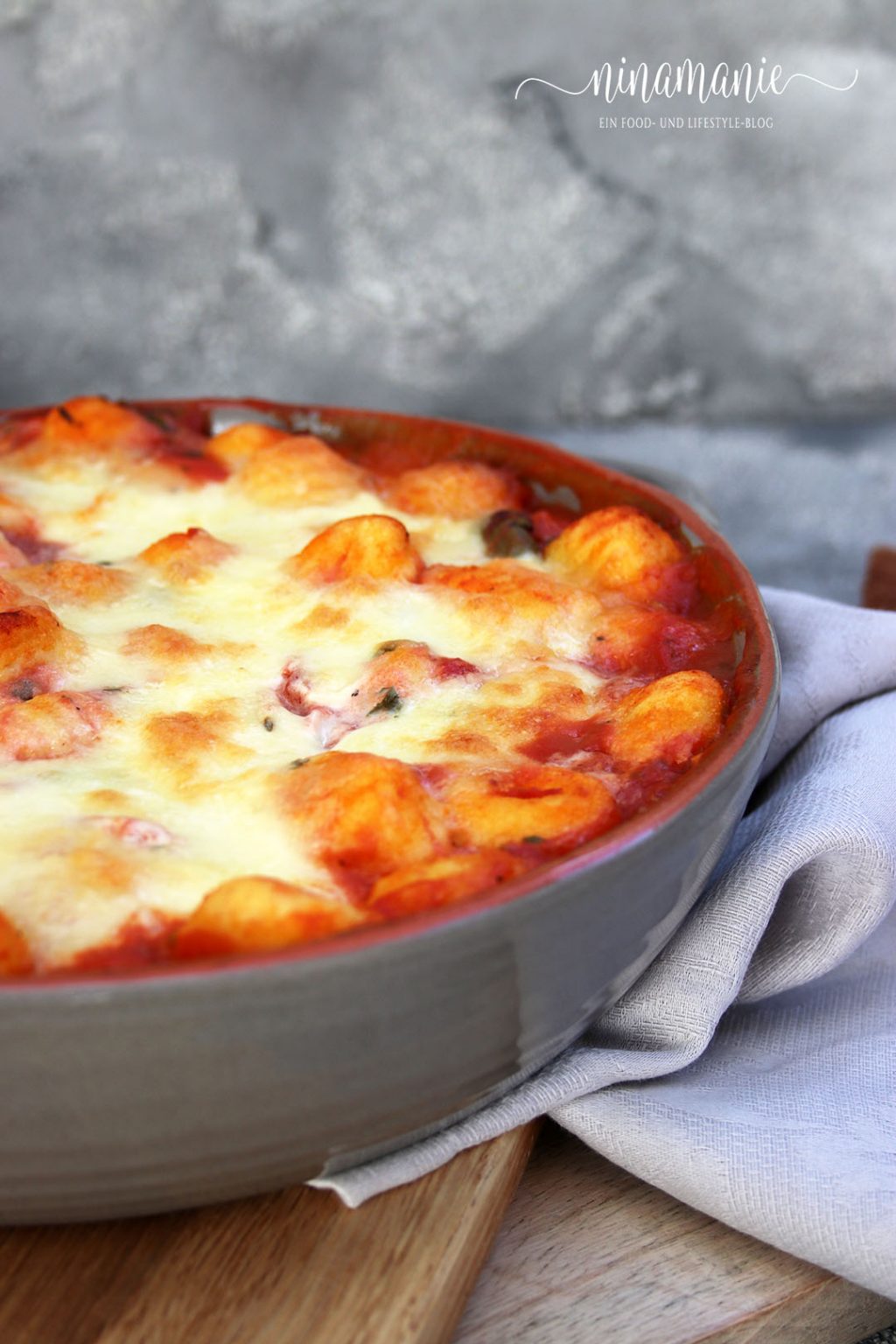 Gnocchi-Tomaten-Mozzarella-Auflauf - Ninamanie