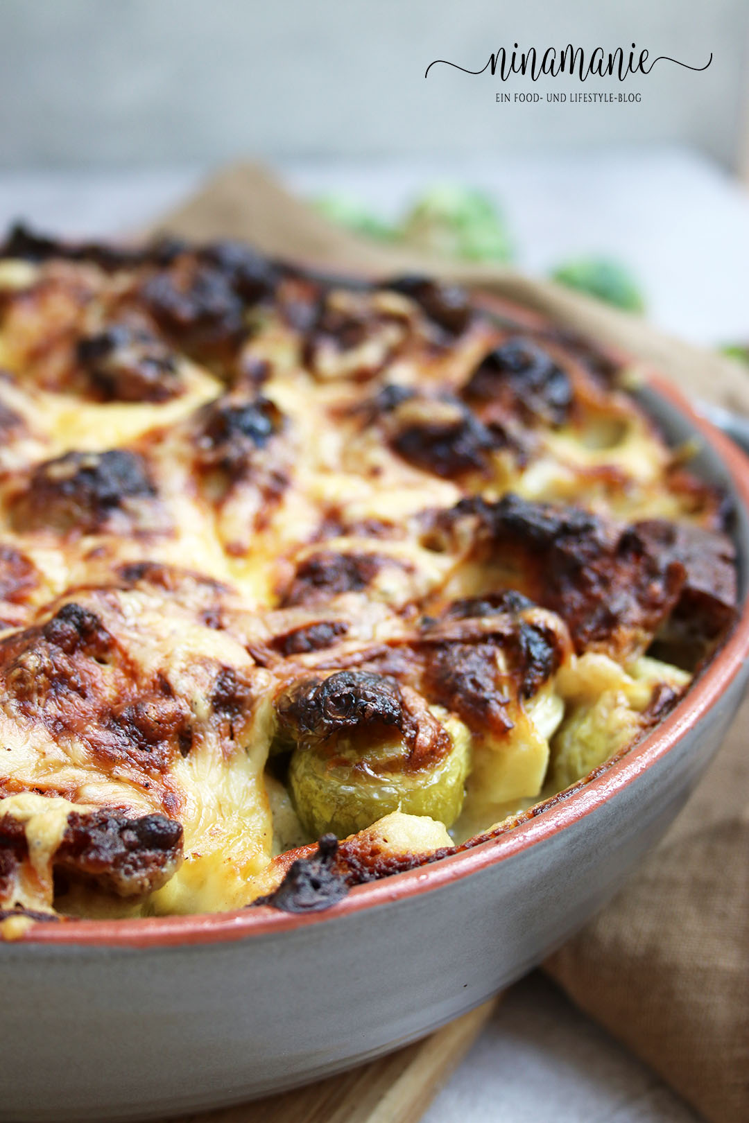 Überbackener Rosenkohl mit Sauerteig-Croutons