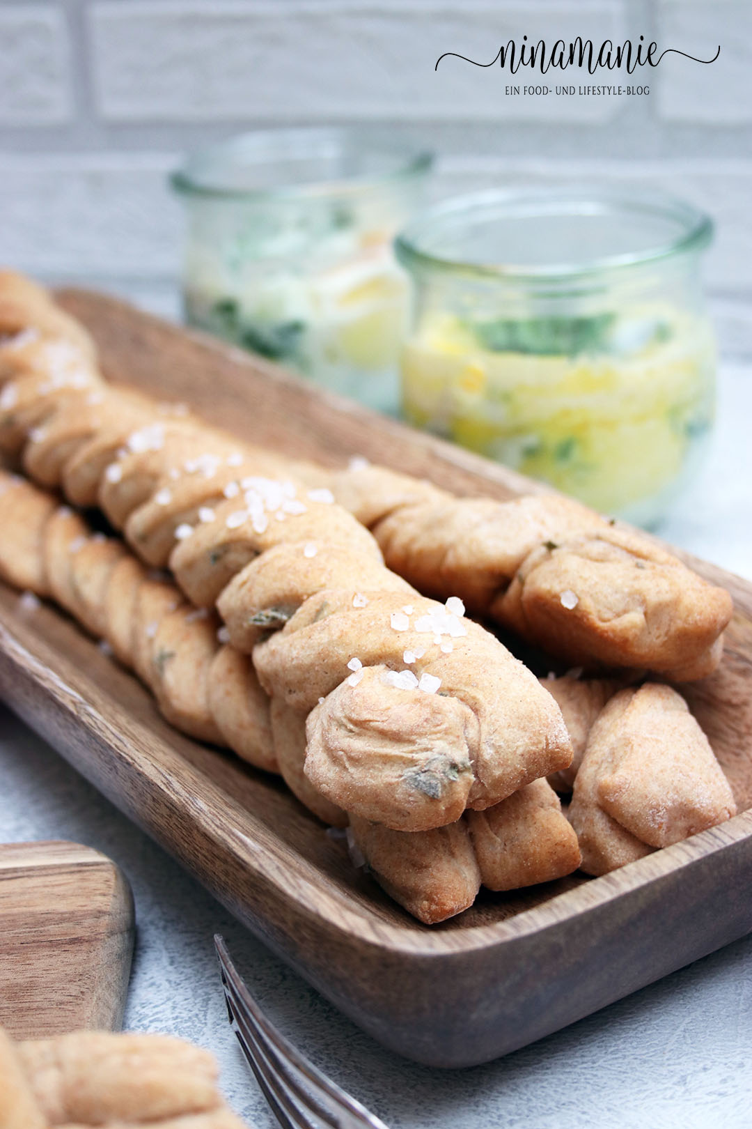 Hefe-Salzstangen - herzhafte Hefezöpfe - Ninamanie