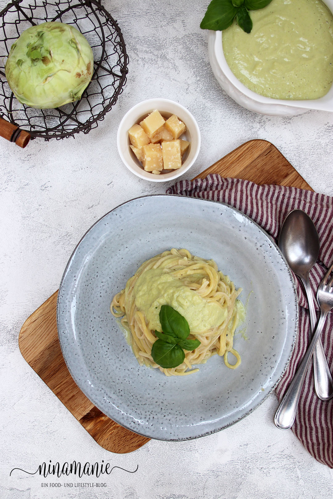Pasta mit cremiger Brokkoli-Kohlrabi-Soße - Ninamanie Pasta mit cremiger Brokkoli-Kohlrabi-Soße - Ninamanie