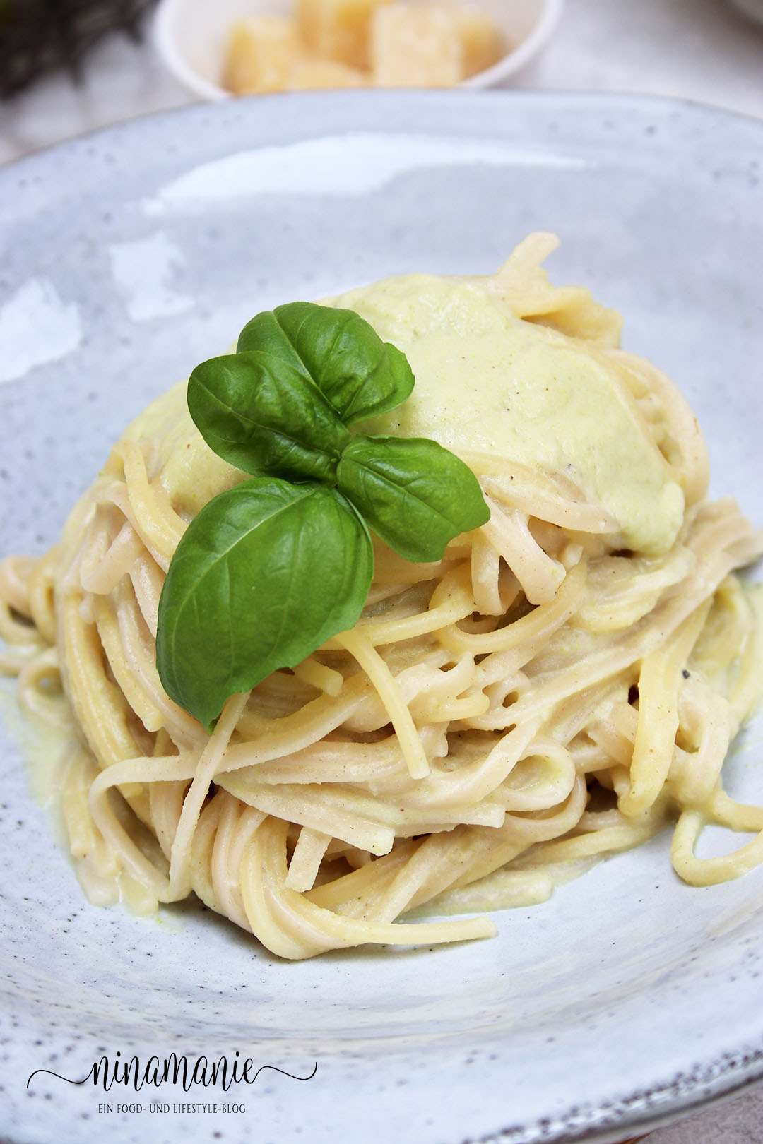 Pasta mit cremiger Brokkoli-Kohlrabi-Soße - Ninamanie