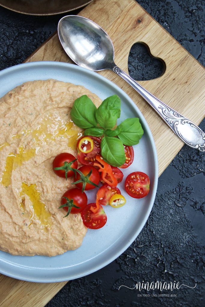 Hummus mit getrockneten Tomaten