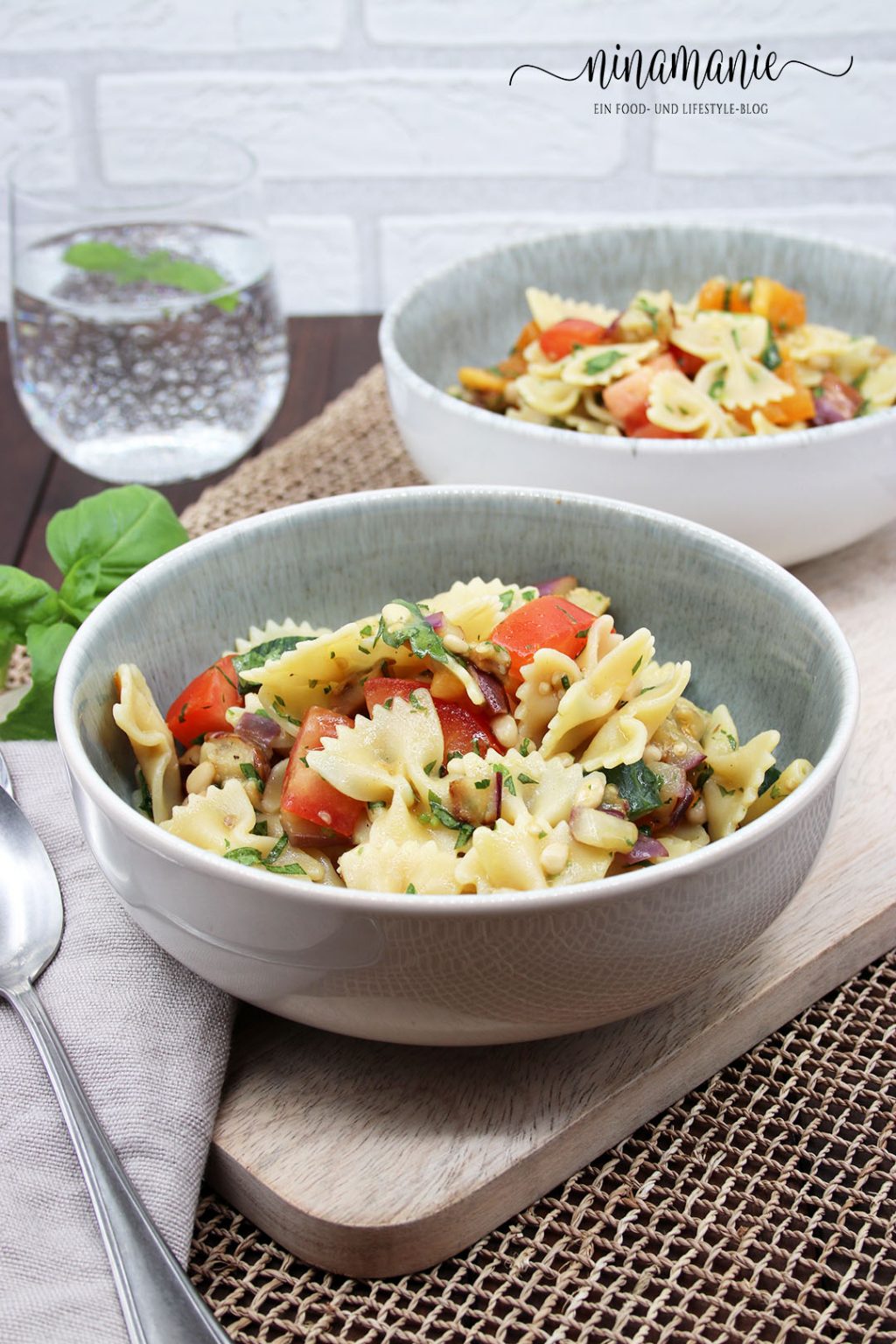 Nudelsalat mit Auberginen, Tomaten und Gurken - Ninamanie
