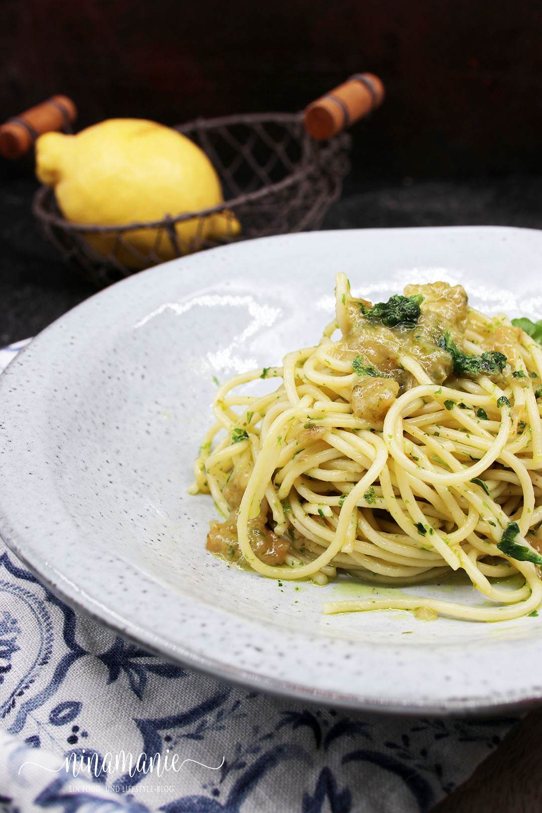 Pasta con creme die basilico e limone