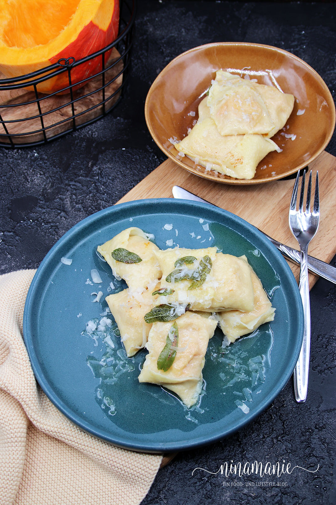 Maultaschen mit Kürbisfüllung in Salbei-Butter