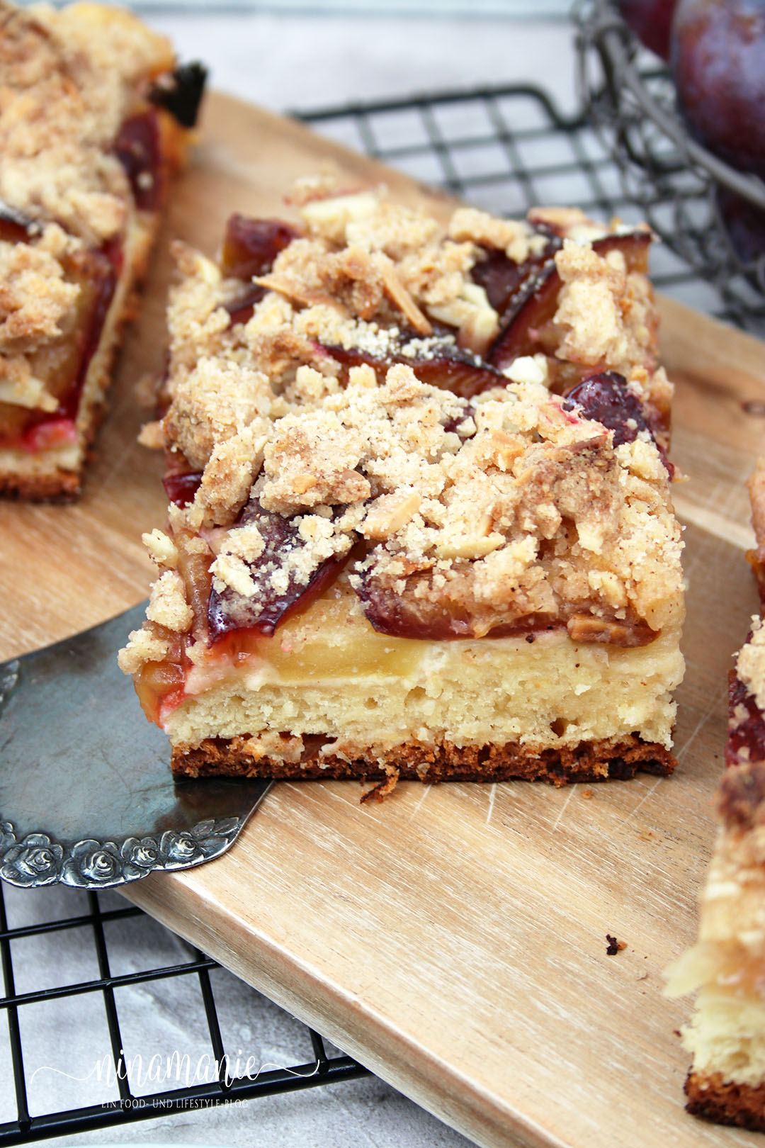 Zwetschgen-Apfel-Streuselkuchen