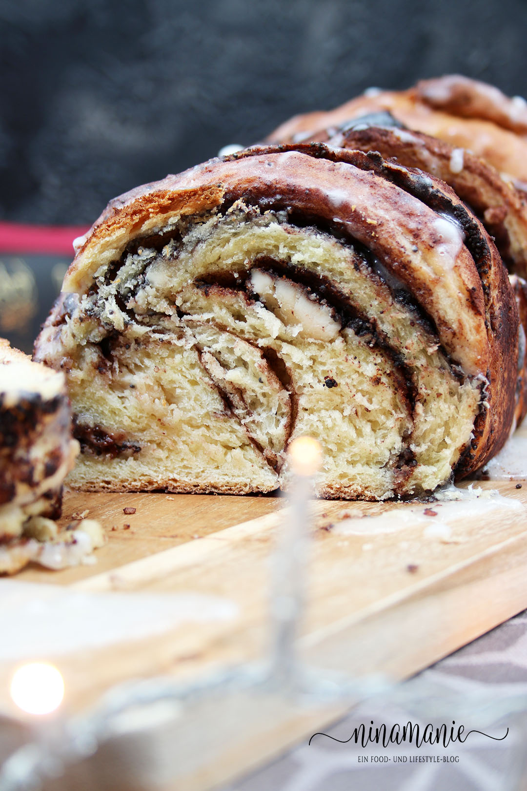 Babka mit Mandelmus, Mohn und Zimt.