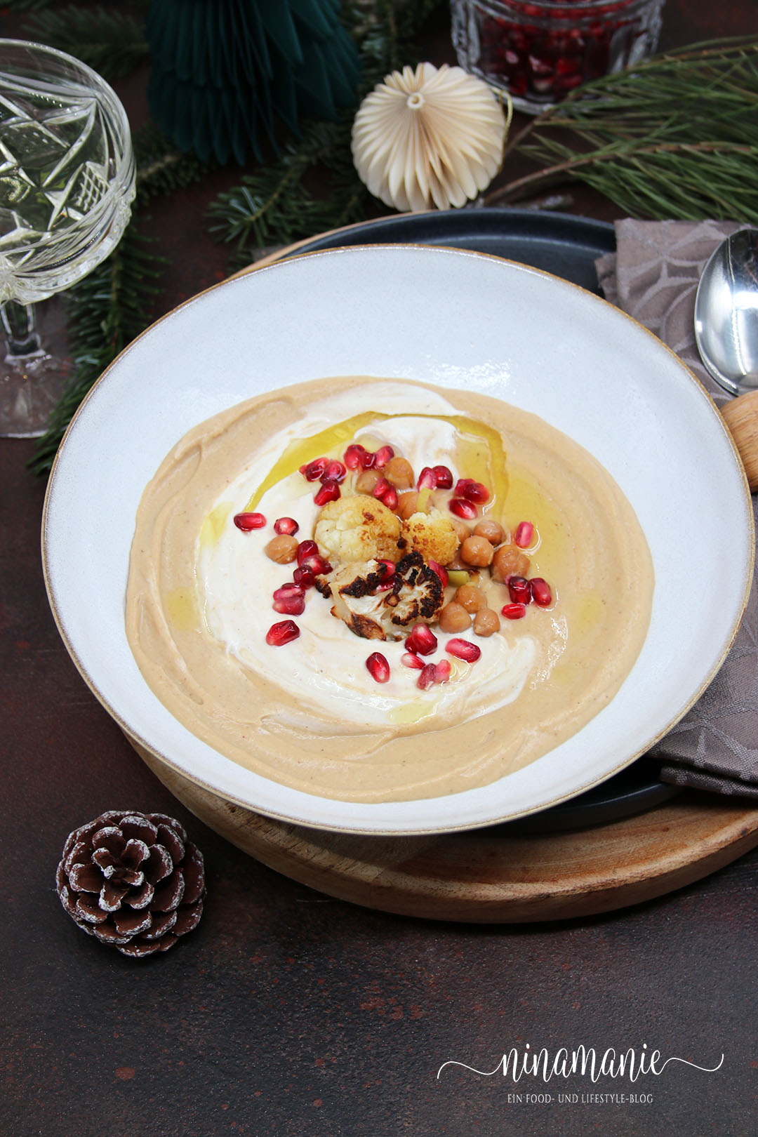 Cremige Suppe vom gerösteten Blumenkohl