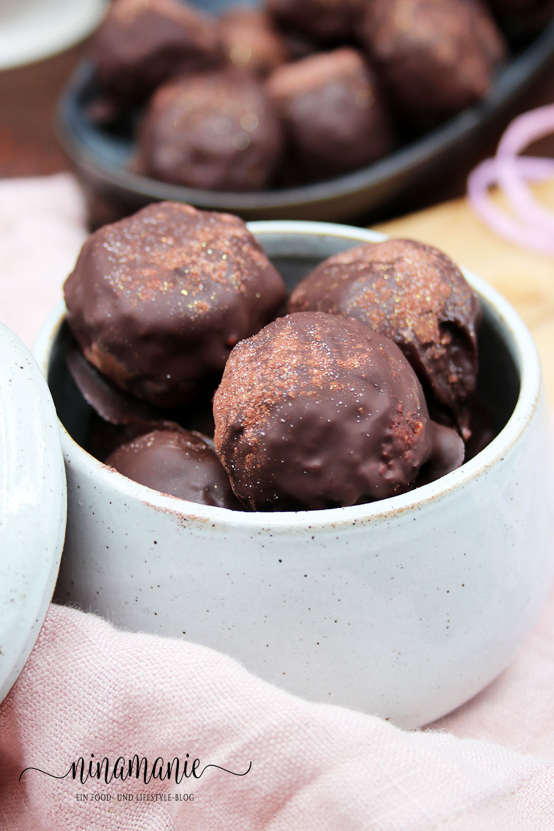 Banana-Bread-Energy-Balls