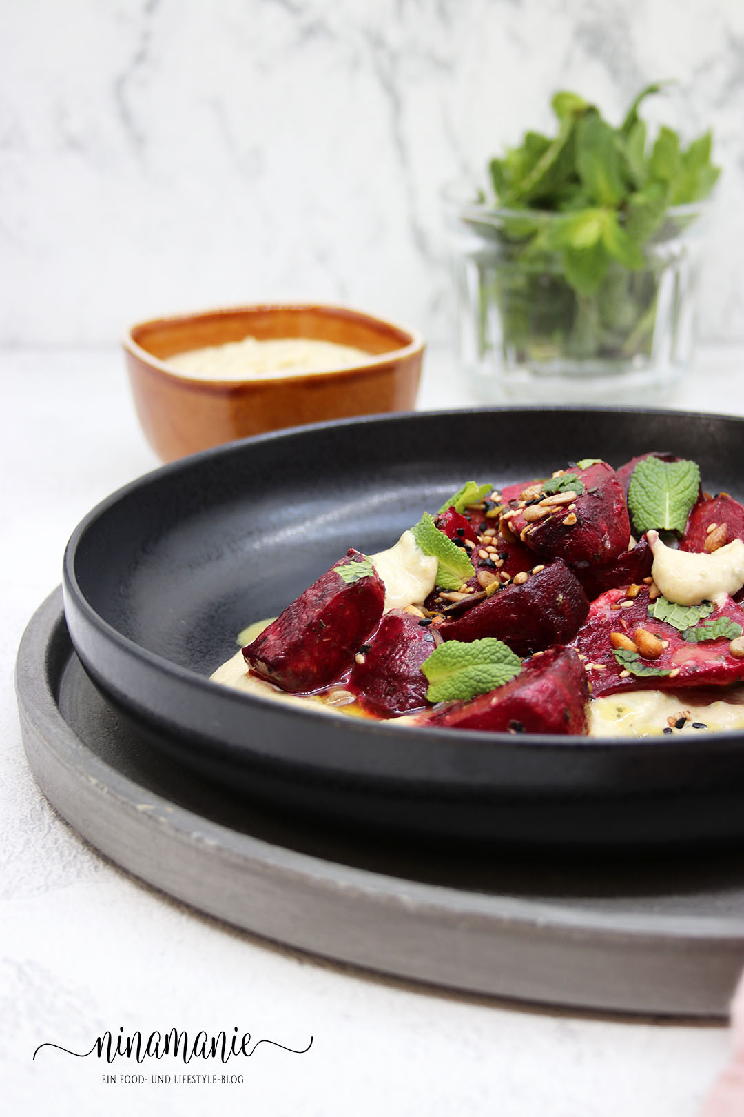 Geröstete Rote Bete mit Estragon und Walnuss-Tarator