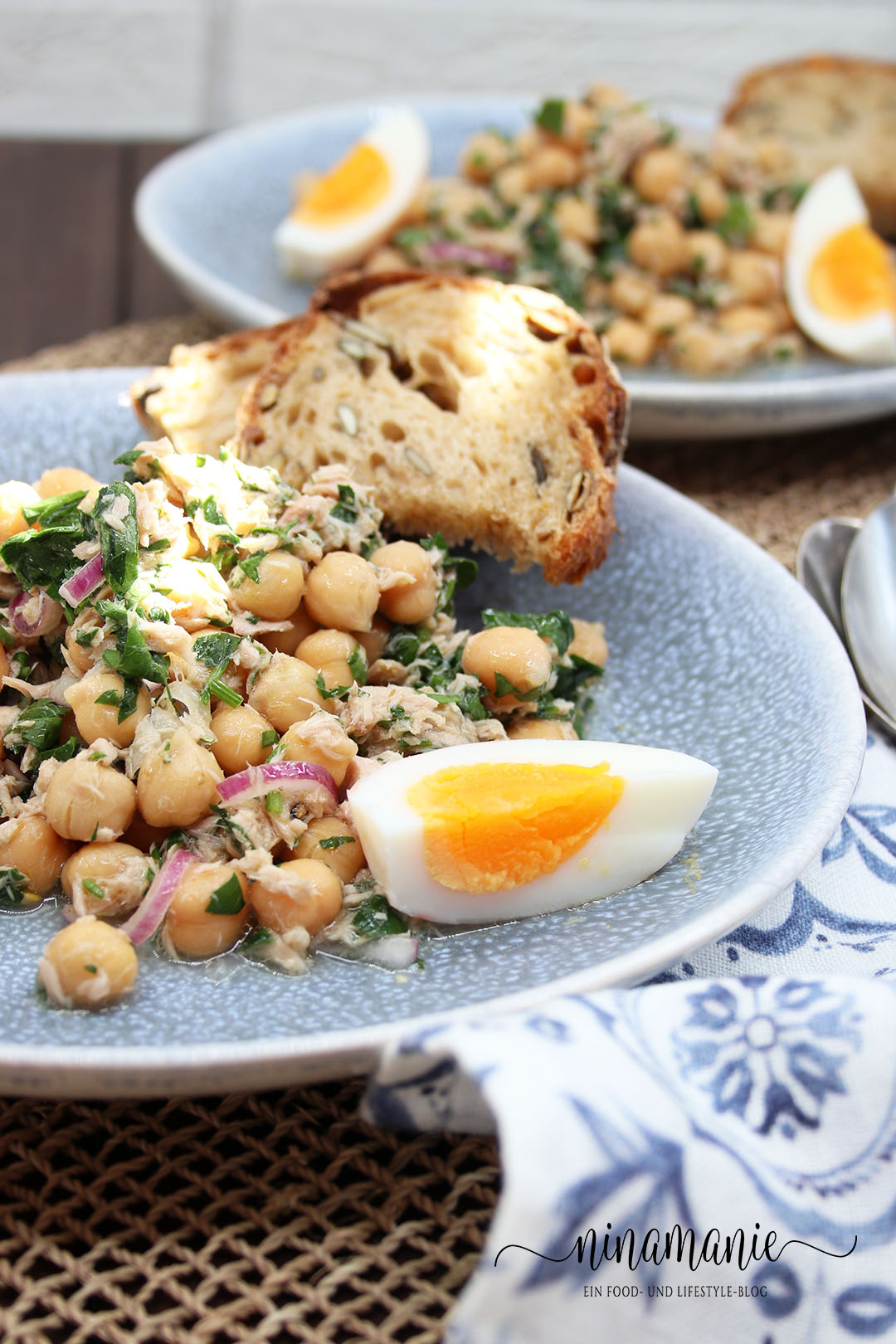 Kichererbsensalat mit Thunfisch und Ei