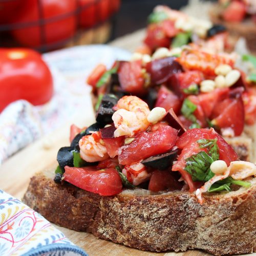Bruschetta mit Flusskrebsen und Oliven