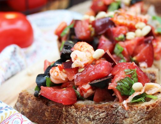 Bruschetta mit Flusskrebsen und Oliven