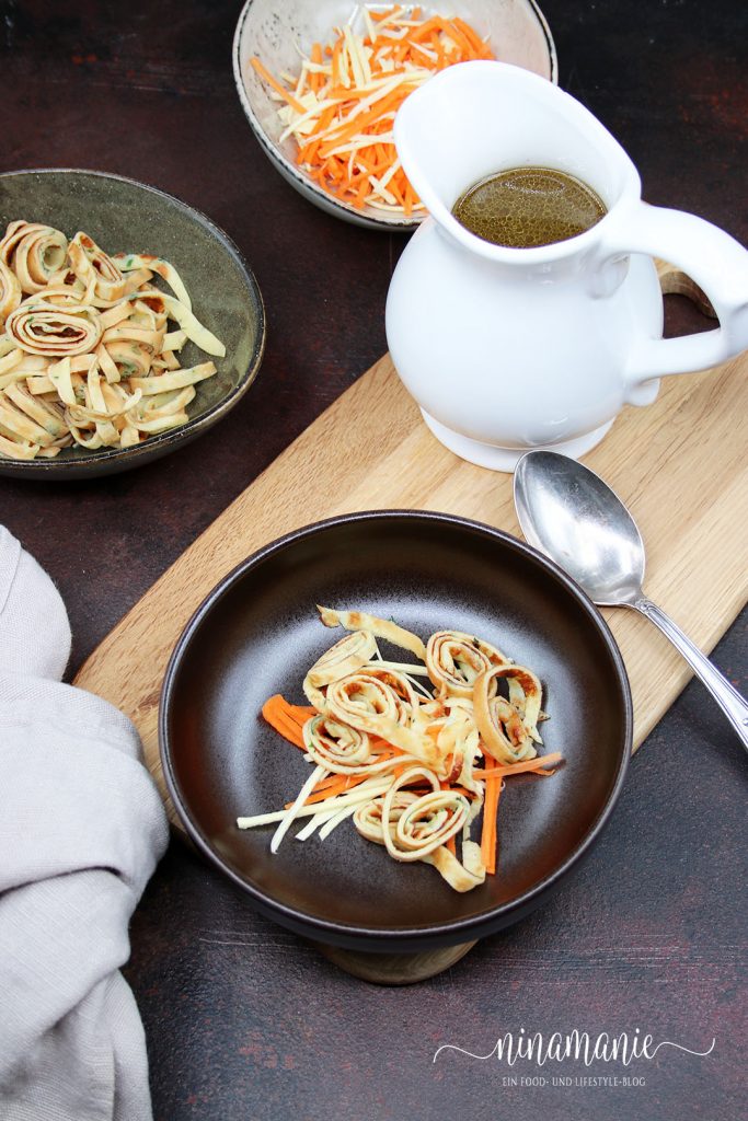 Frittatensuppe aka Pfannkuchensuppe mit selbstgemachter Rinderbrühe