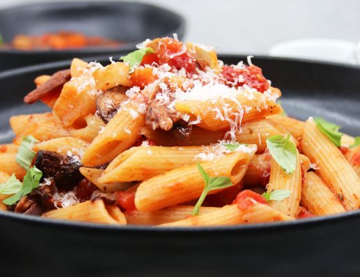 Pasta mit Pilz-Tomaten-Ragout