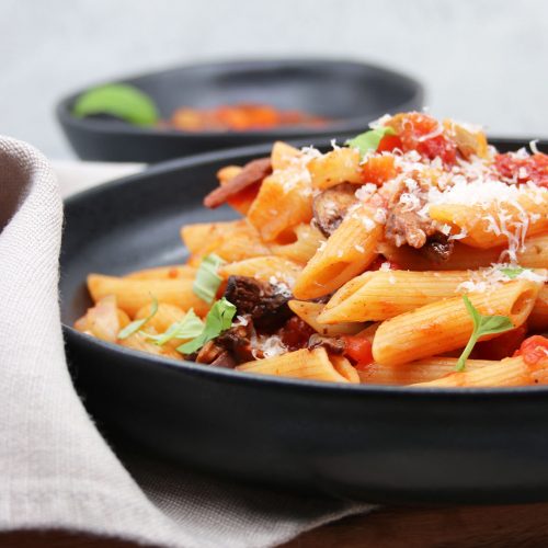 Pasta mit Pilz-Tomaten-Ragout