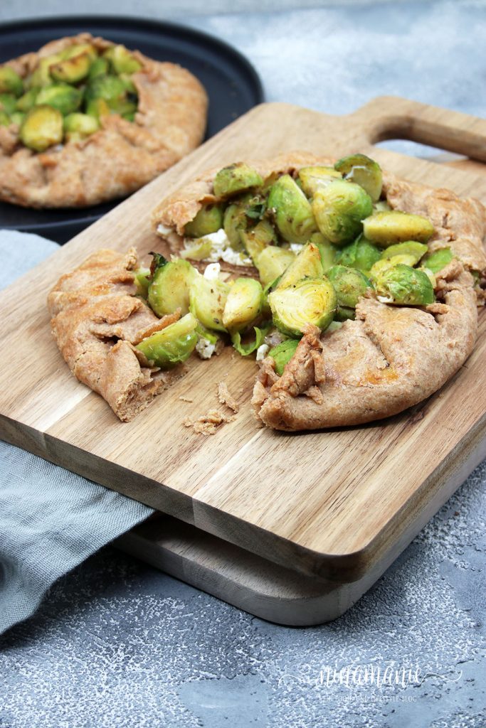 Galette mit Rosenkohl und Ziegenfrischkäse