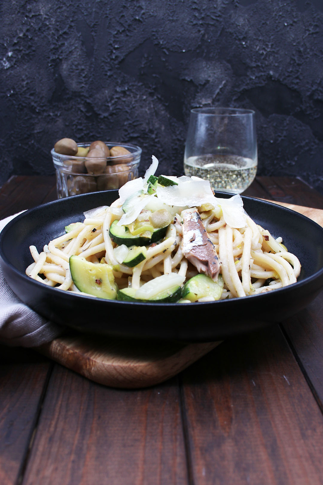 Cremige Pasta mit Zucchini, Fenchel und Sardinen
