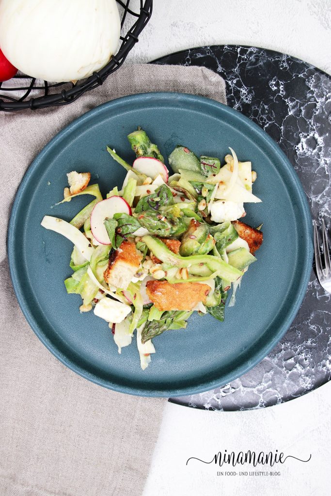 Grüner Spargel-Salat mit Fenchel, Radieschen und Schafskäse